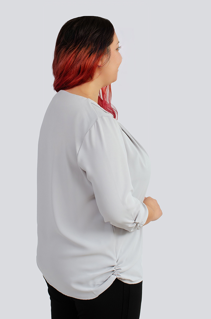 Нежная однотонная блуза больших размеров