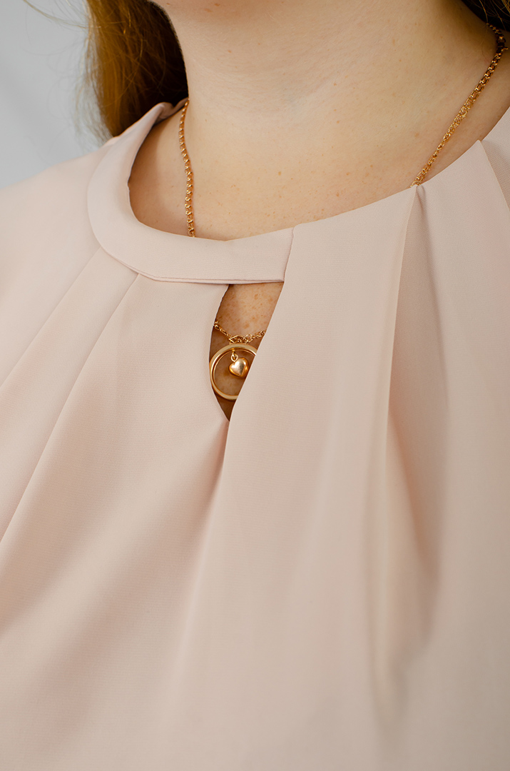 Нежная однотонная блуза больших размеров