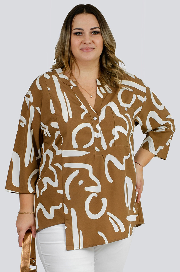Блуза в принт асимметричного кроя больших размеров