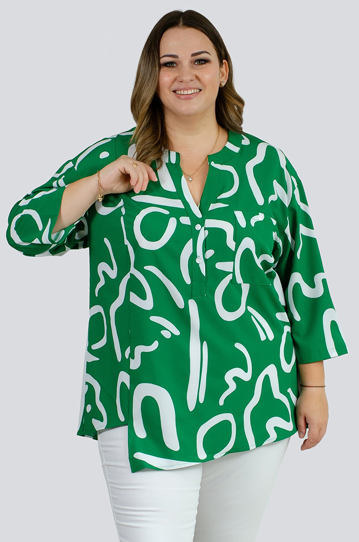 Блуза в принт асимметричного кроя больших размеров