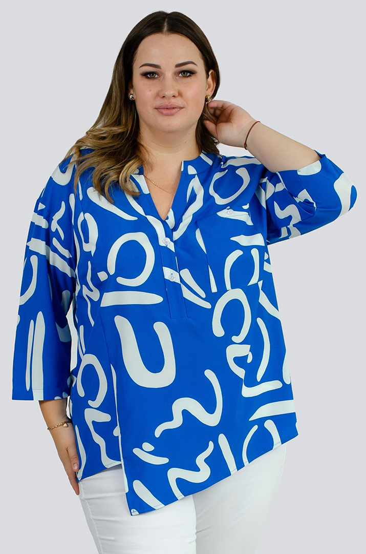 Блуза в принт асимметричного кроя больших размеров