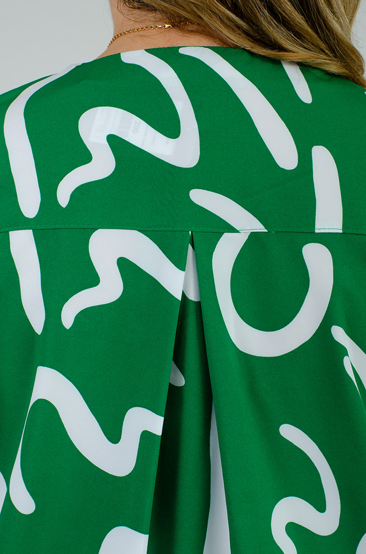 Блуза в принт асимметричного кроя больших размеров