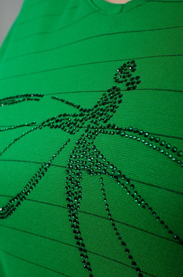 Джемпер в полоску с декором из стразов больших размеров