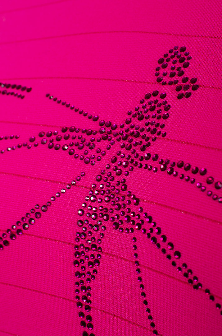 Джемпер в полоску с декором из стразов больших размеров