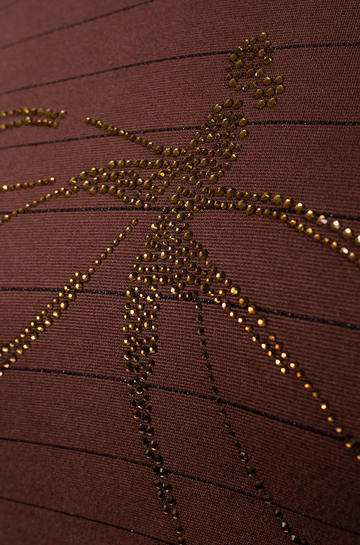 Джемпер в полоску с декором из стразов больших размеров