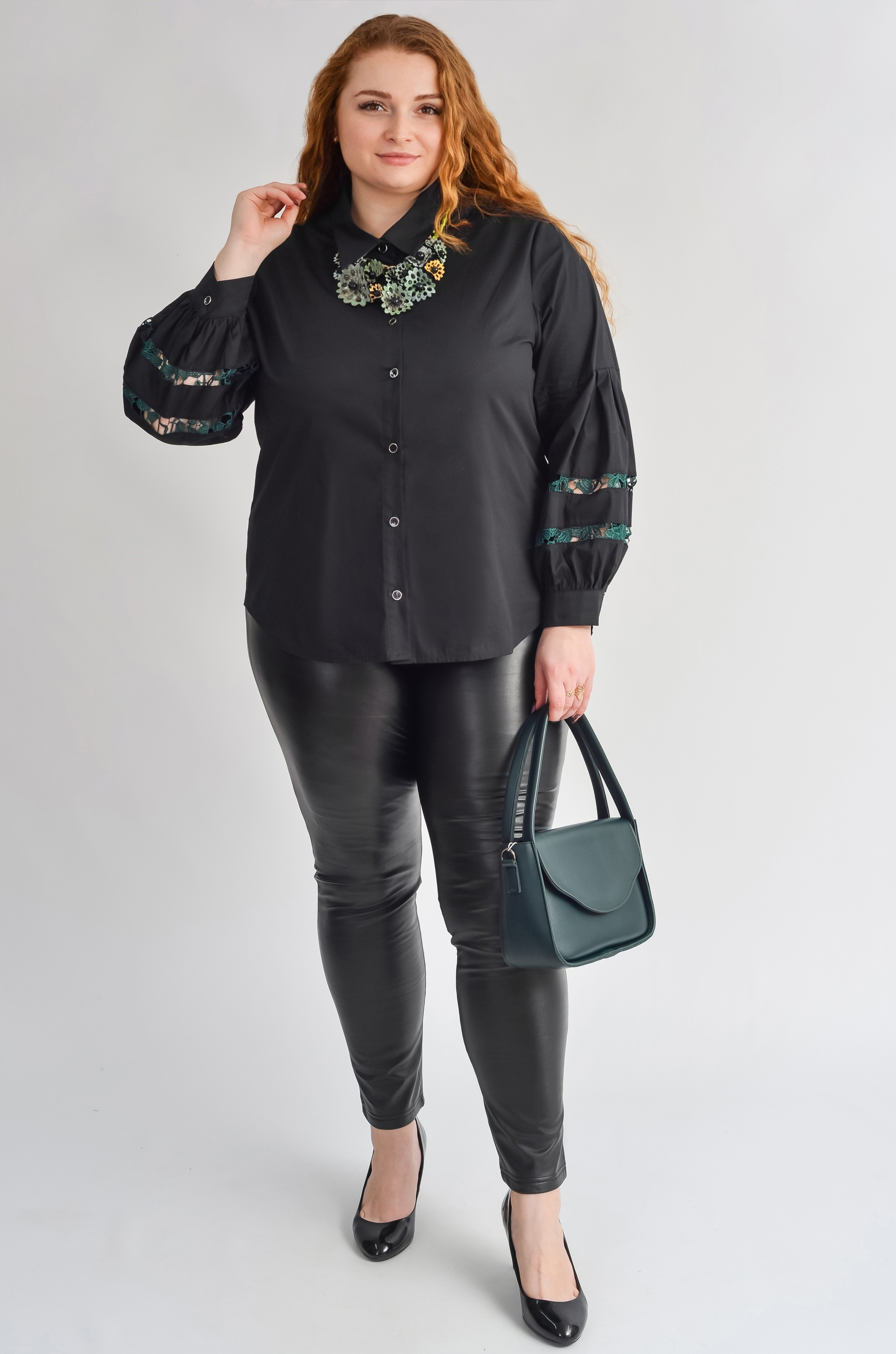 Блуза с кружевом больших размеров