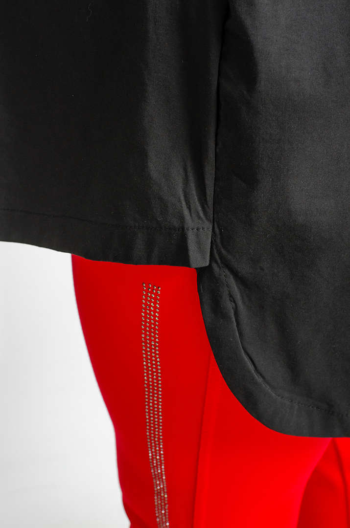 Блуза с декором из кружева и стразов больших размеров