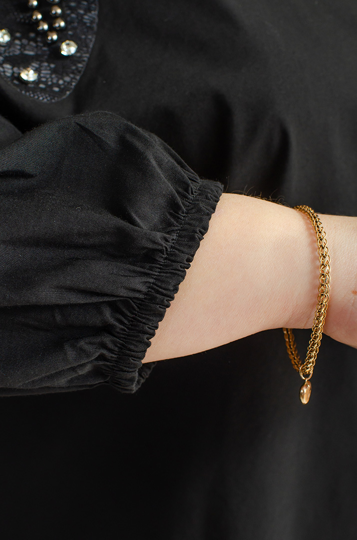 Блуза с декором из кружева и стразов больших размеров