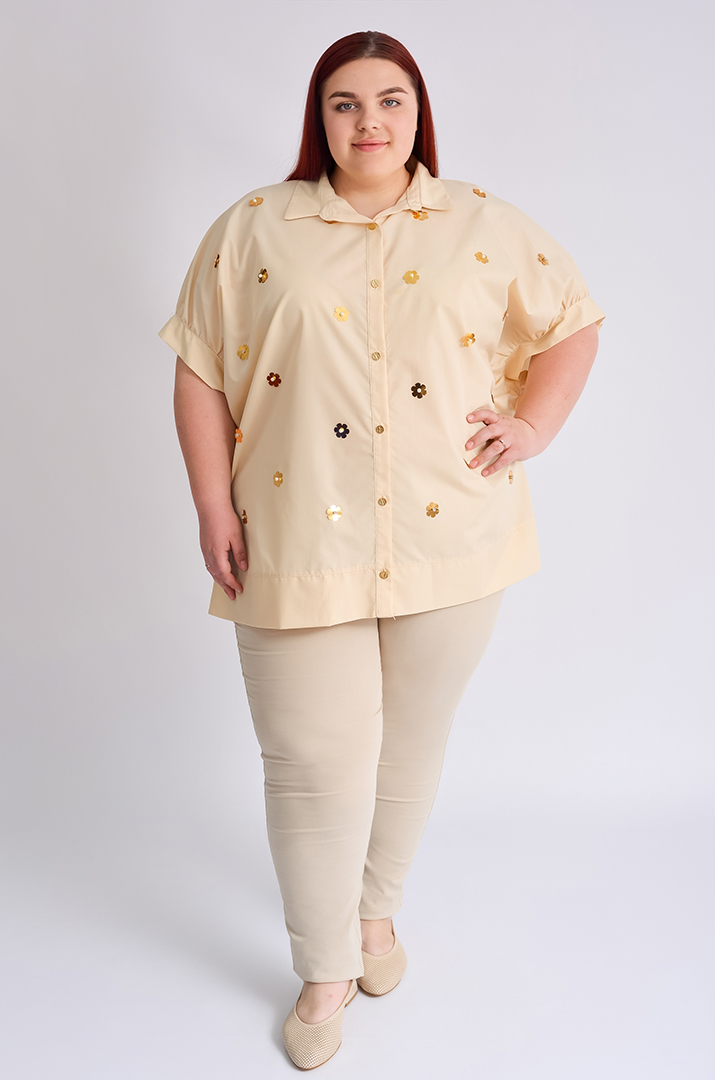 Блуза з золотавим декором великих розмірів