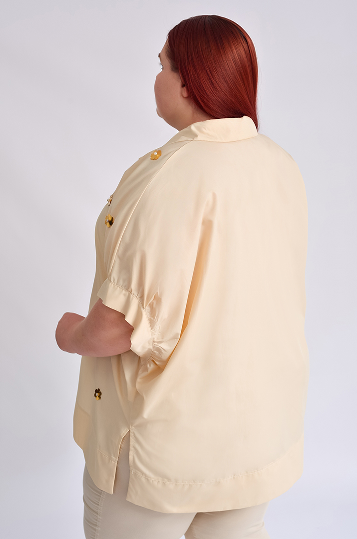 Блуза з золотавим декором великих розмірів