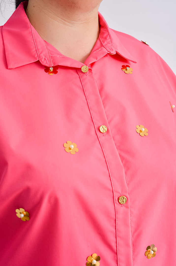 Блуза з золотавим декором великих розмірів