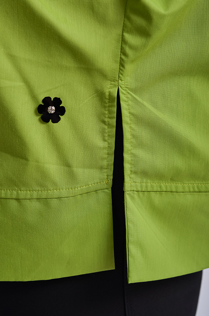 Блуза з золотавим декором великих розмірів