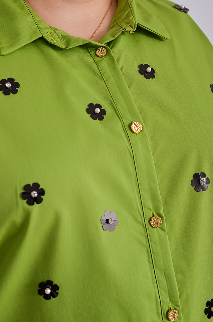 Блуза з золотавим декором великих розмірів