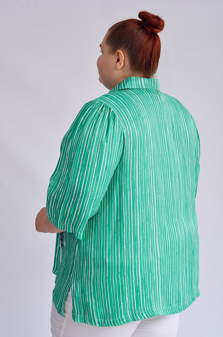 Блуза довга зеленого кольору в білу смужку великих розмірів