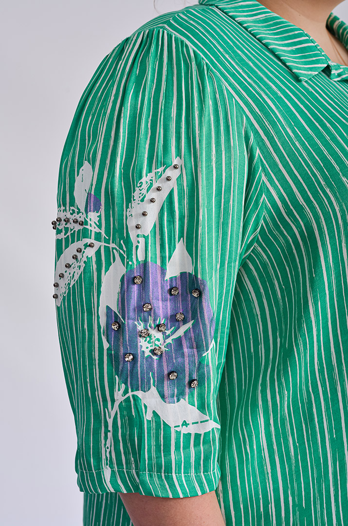 Блуза довга зеленого кольору в білу смужку великих розмірів