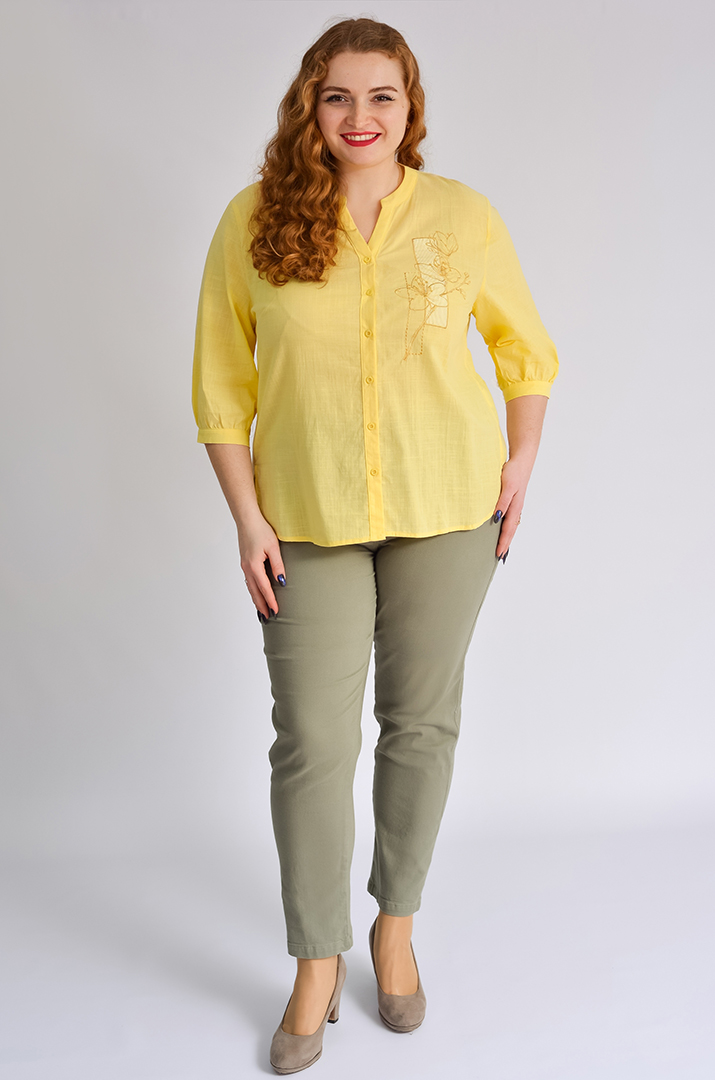 Блуза льняная с вышивкой больших размеров