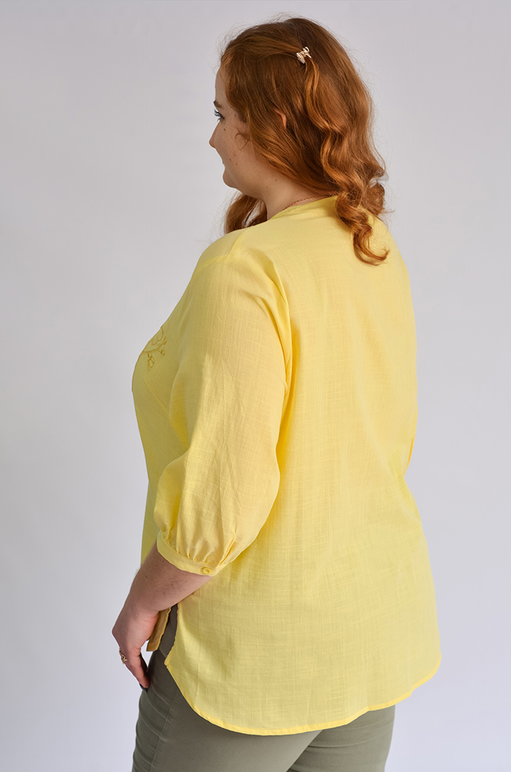 Блуза льняная с вышивкой больших размеров