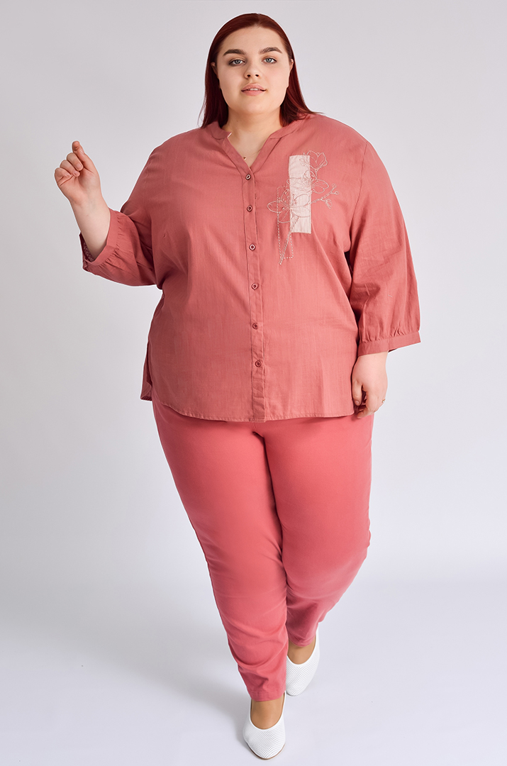 Блуза льняная с вышивкой больших размеров