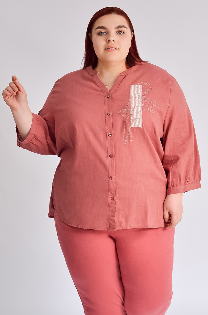 Блуза льняная с вышивкой больших размеров
