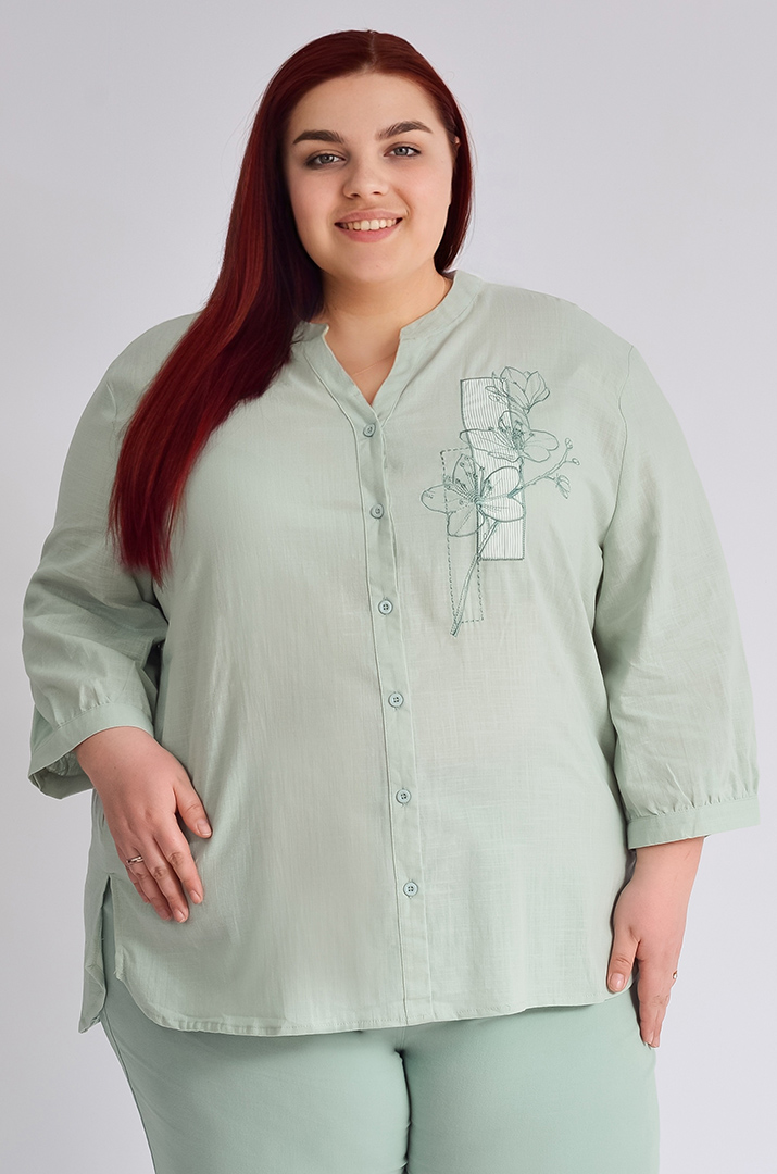 Блуза льняная с вышивкой больших размеров