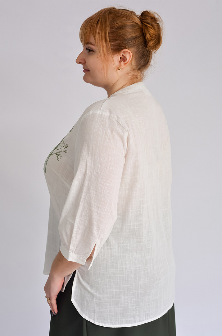 Блуза льняная с вышивкой больших размеров