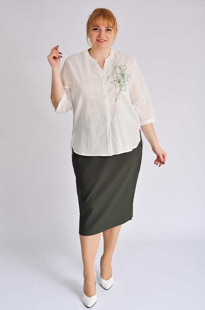 Блуза льняная с вышивкой больших размеров