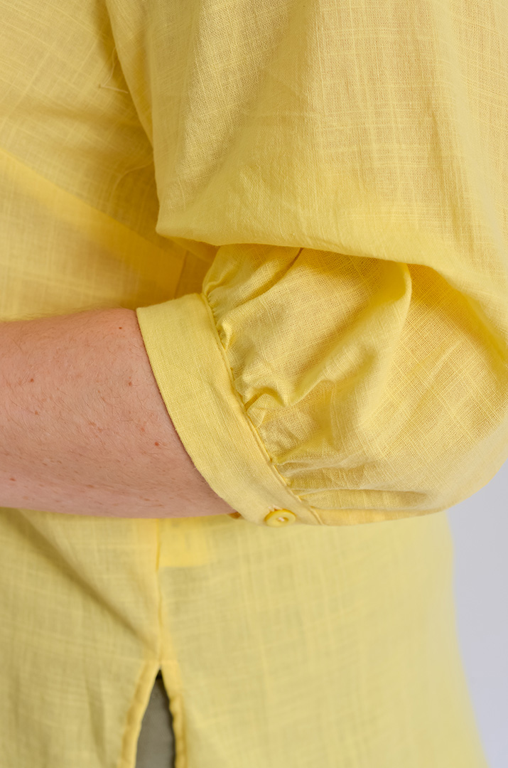 Блуза льняная с вышивкой больших размеров