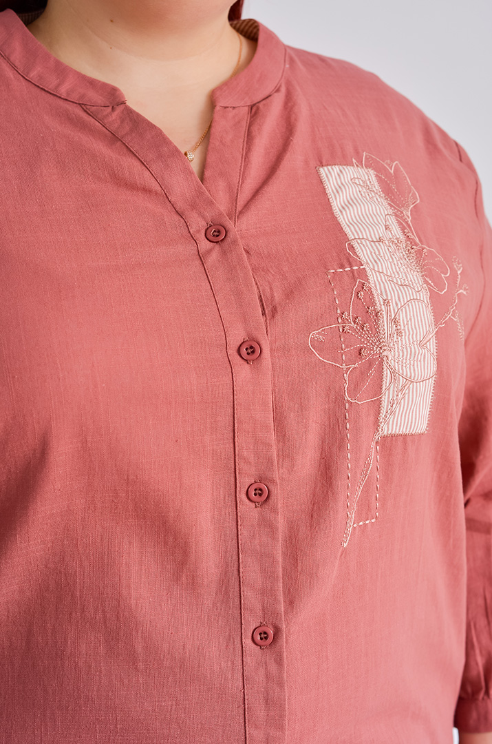 Блуза льняная с вышивкой больших размеров