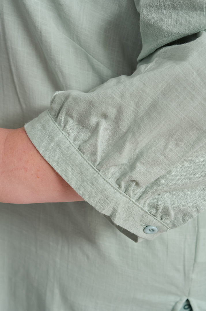 Блуза льняная с вышивкой больших размеров