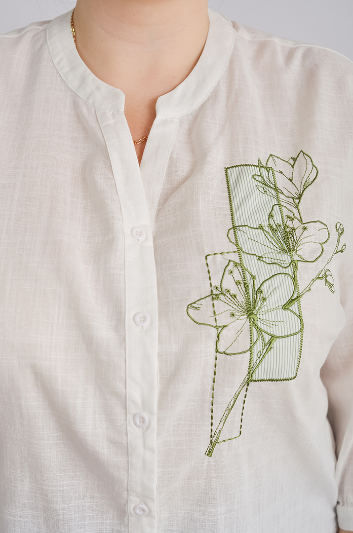 Блуза льняная с вышивкой больших размеров