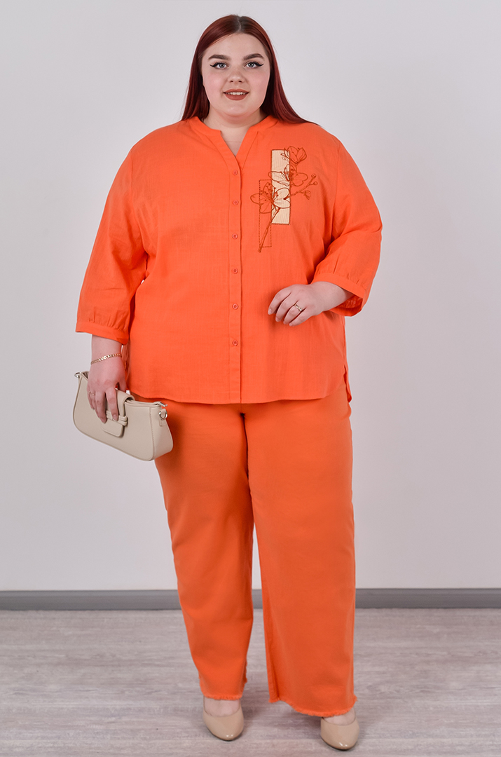 Блуза льняная с вышивкой больших размеров