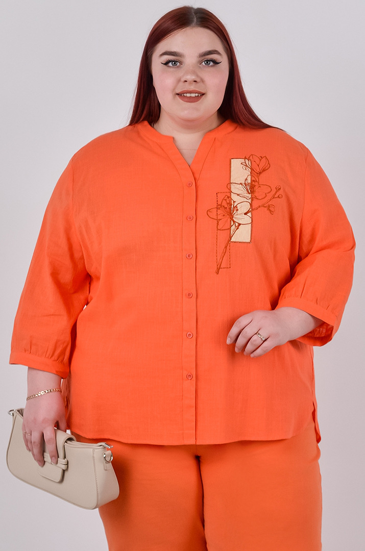 Блуза льняная с вышивкой больших размеров