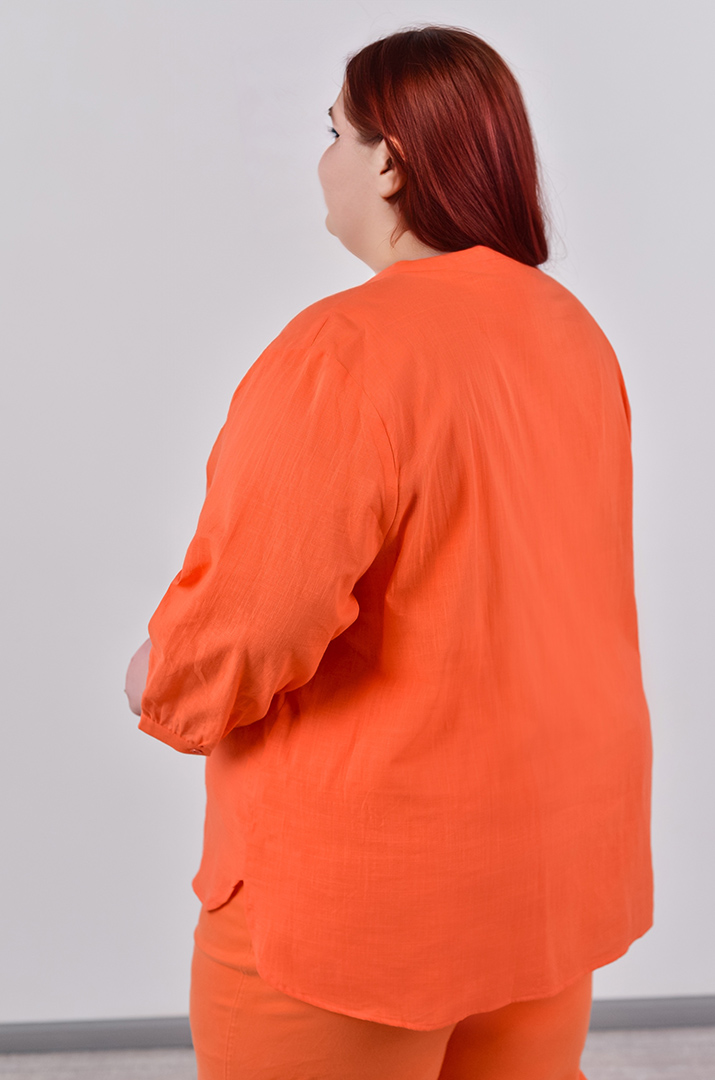 Блуза льняная с вышивкой больших размеров