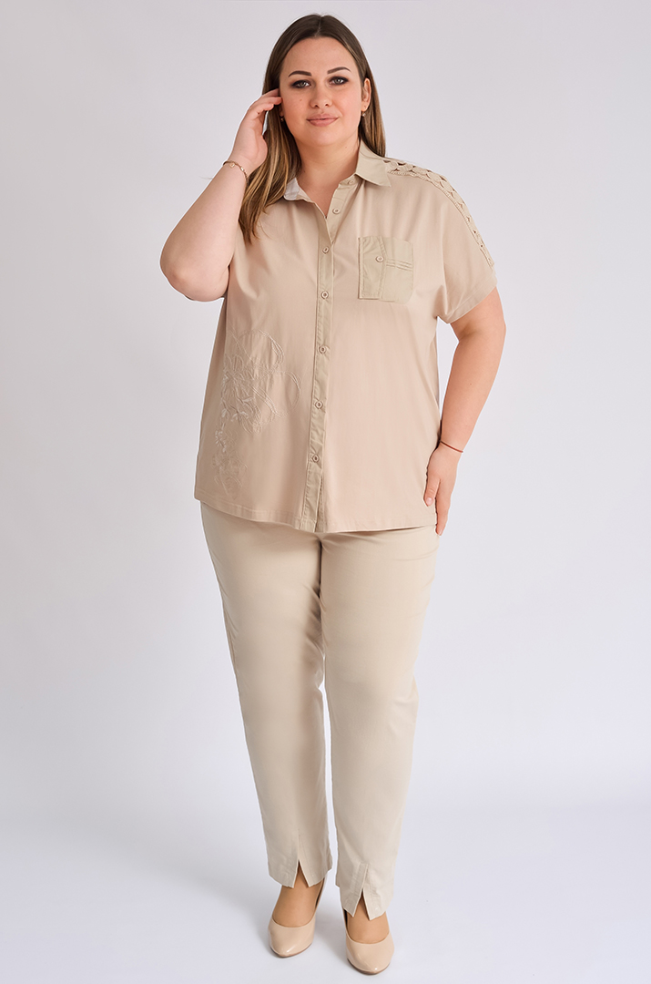 Блуза з мереживом і вишивкою великих розмірів