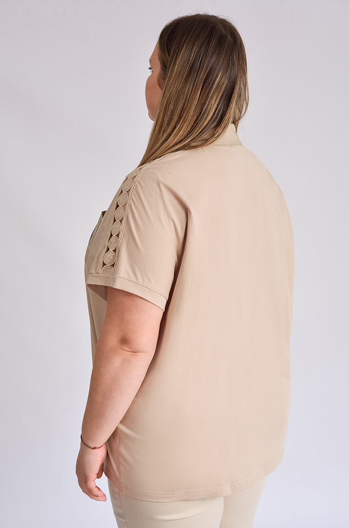 Блуза з мереживом і вишивкою великих розмірів