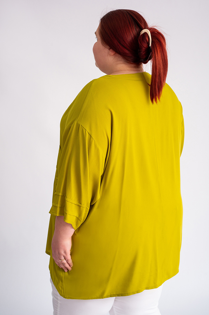Блуза довга кольору оливка з кишенею великих розмірів