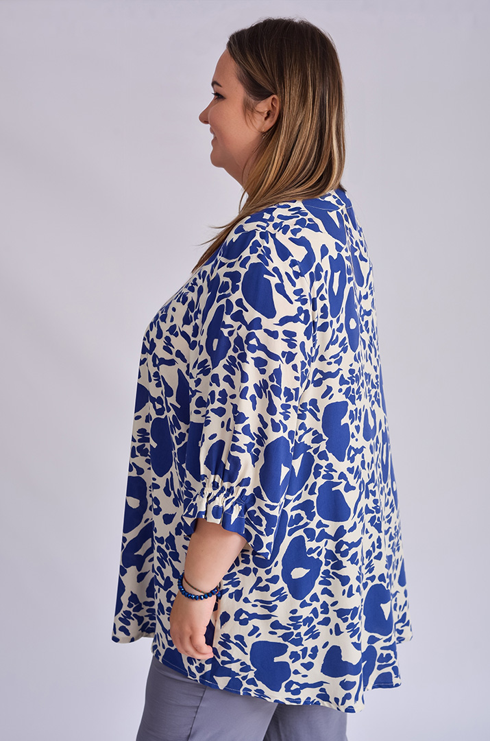 Блуза довга трапеція з абстрактним принтом великих розмірів