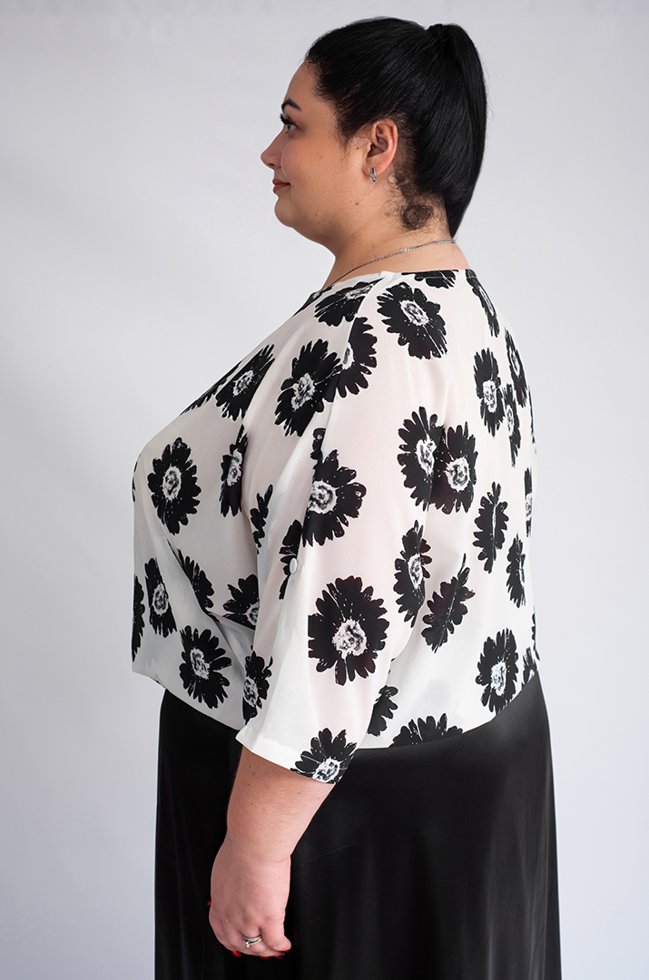 Блуза коротка з візерунком великих розмірів
