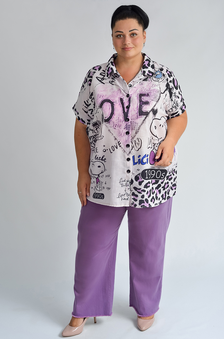 Блуза з яскравим арт-принтом та написами великих розмірів