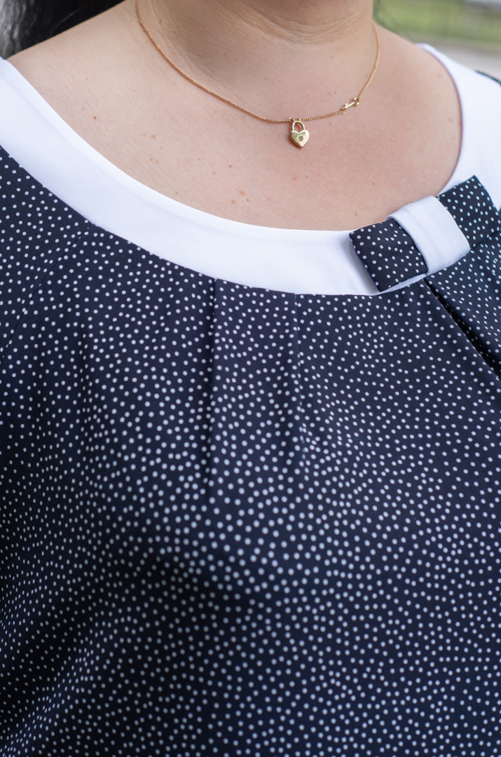 Блуза темно-синього кольору в горох великих розмірів