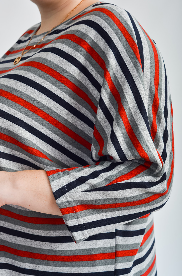 Блуза з полосатим принтом великих розмірів