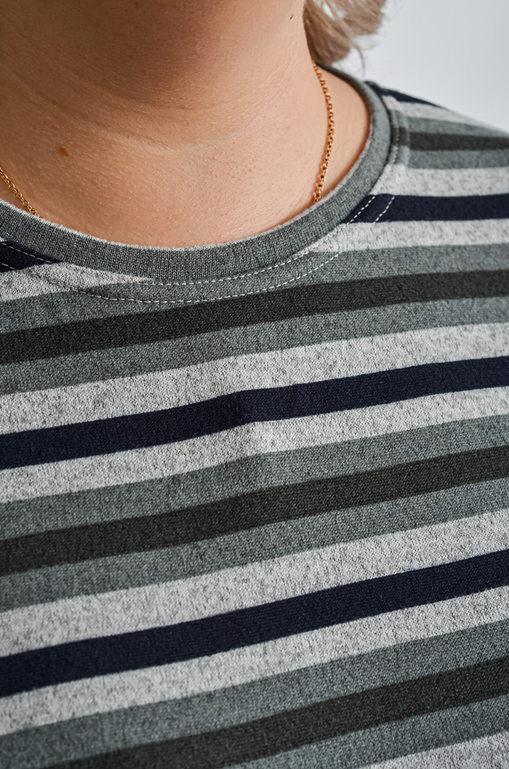 Блуза з полосатим принтом великих розмірів