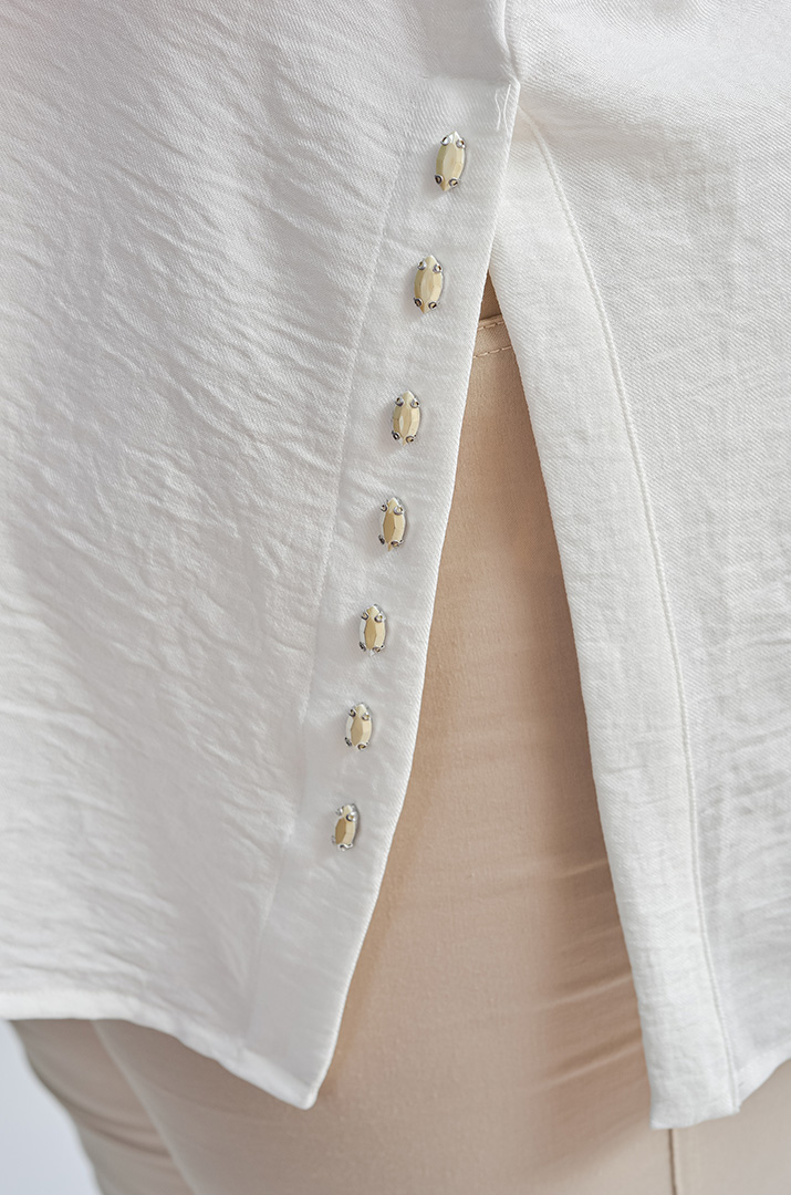 Блуза з декоративною аплікацією та бусинами великих розмірів