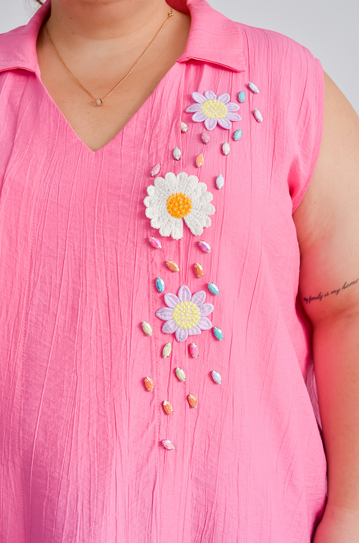 Блуза без рукавів з квітковим декором великих розмірів