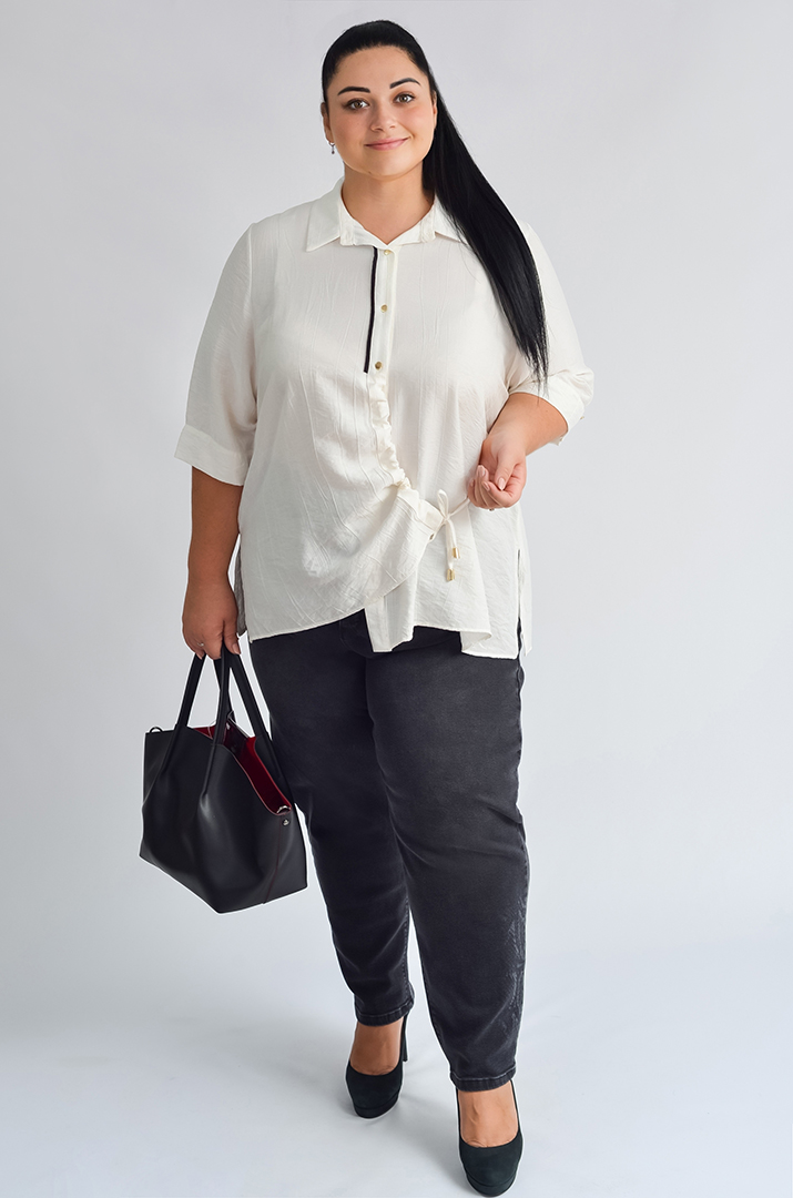 Довга блуза з декоративною зборкою великих розмірів