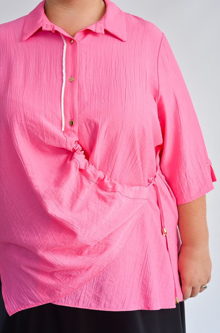 Довга блуза з декоративною зборкою великих розмірів