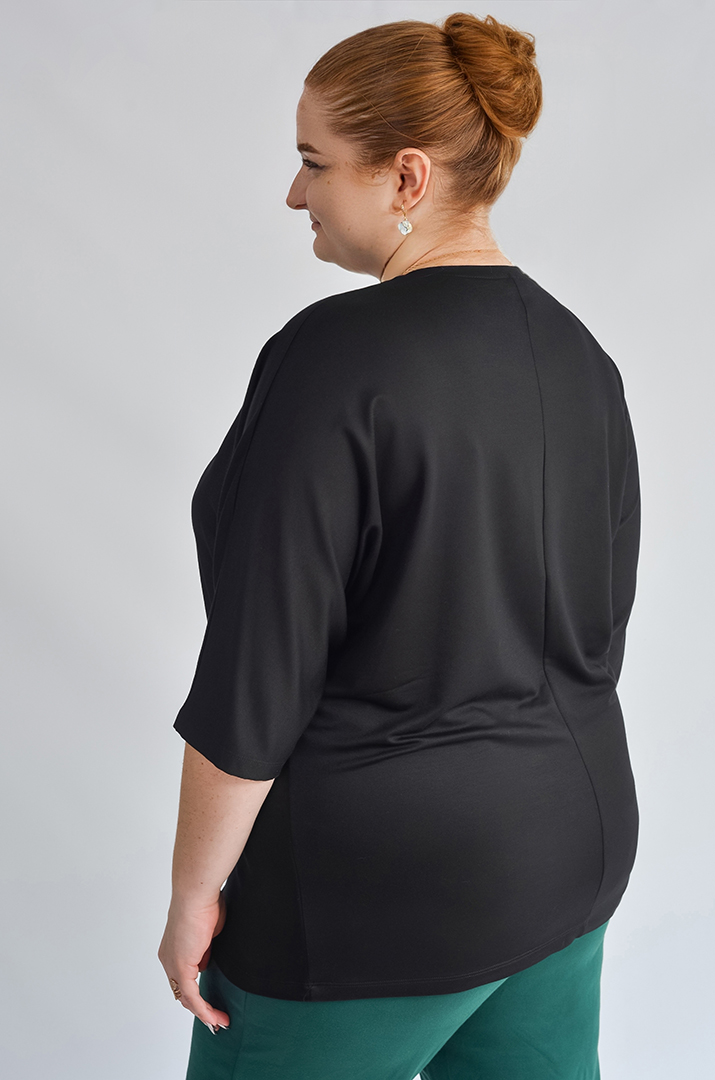 Блуза з текстильними квітами і намистинами великих розмірів