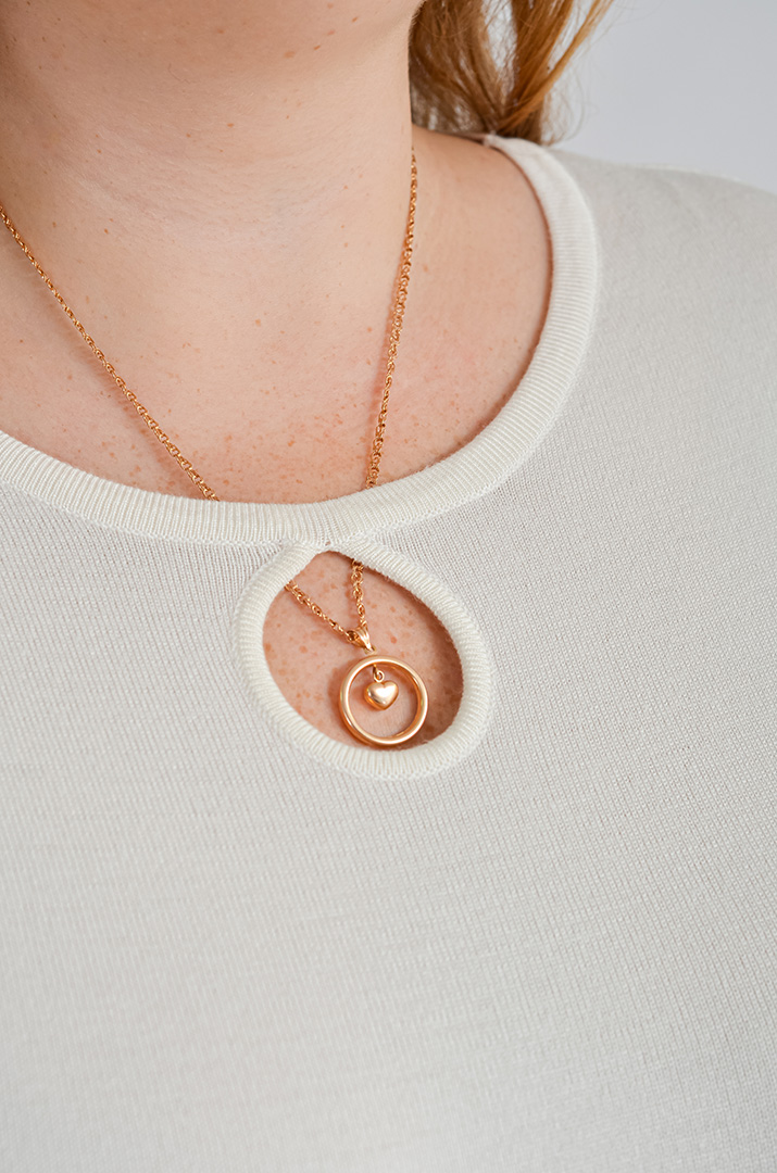 Блуза з мереживом і декоративною «крапелькою» великих розмірів