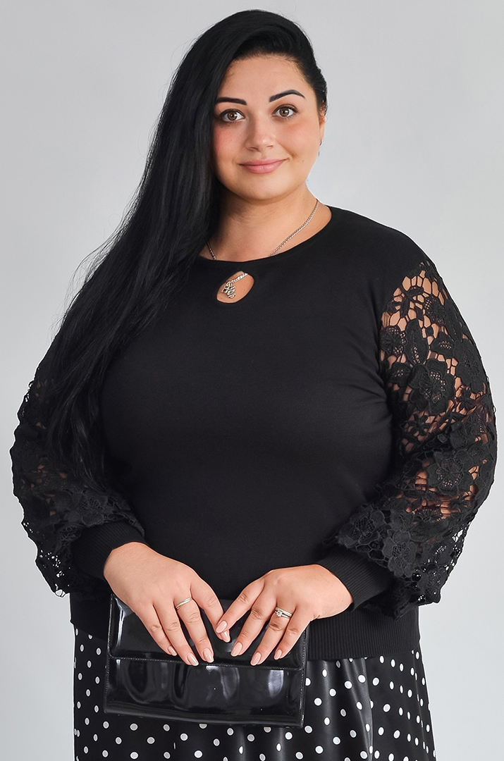 Блуза з мереживом і декоративною «крапелькою» великих розмірів
