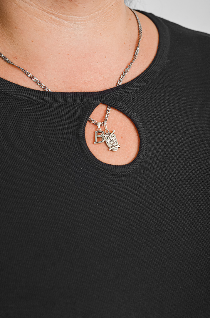 Блуза з мереживом і декоративною «крапелькою» великих розмірів